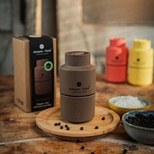 Barevný designový mlýnek ESPRESSO tmavě hnědý (11,5 cm)